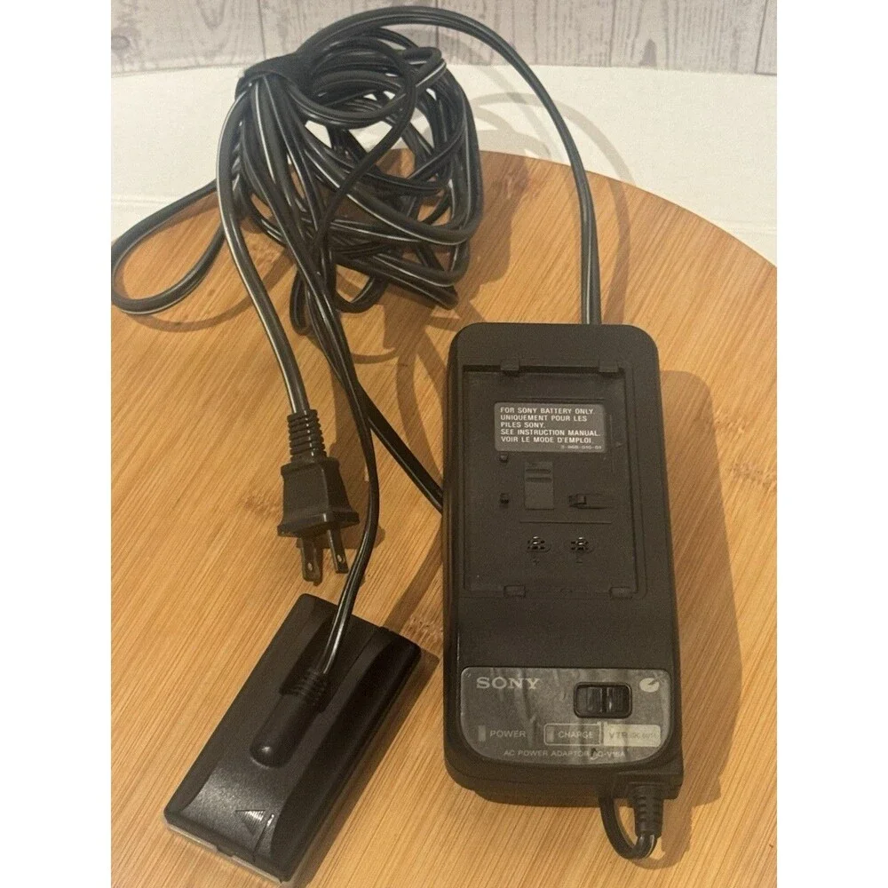VTG Sony Handycam CCD-TRV21 Video8 Camcorder (Gray) Bundle Tested